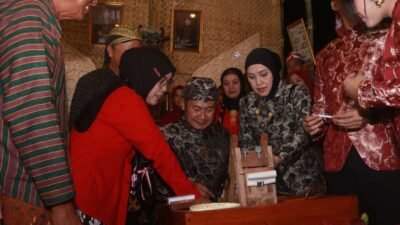 Inspiratif! Disnaker Lamongan Hidupkan Kembali Kejayaan Industri Rokok Linting di Lamongan Tempo Doeloe