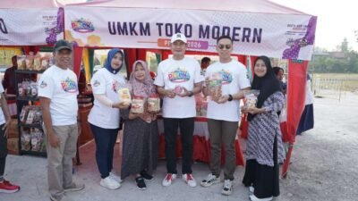 PESONA Lamongan 2026 resmi dibuka di Kawasan Gajah Mada. Diikuti UMKM dari 27 kecamatan, kegiatan ini menjadi ruang promosi produk lokal sekaligus mendorong pelaku UMKM meningkatkan kualitas dan daya saing, Minggu (16/8/2026) 
(Foto : Redaksi)